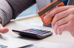 信用卡最低额还款和分期还款,哪个更划算?配图 信用卡最低额还款和分期还款,哪个更划算?配图