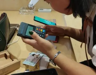 免费领pos机靠谱吗(免费送pos机什么套路)?配图